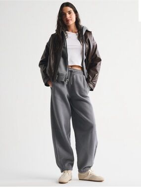 Abercrombie High Rise Barrel Sunday Sweatpants
